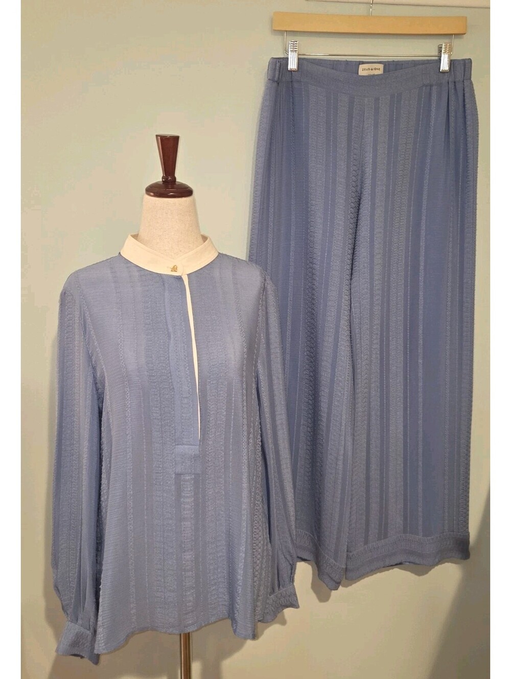Zeus + Dione Sz 40 Powder Blue Silk Hera Textured Silk Top Abaton Cropped Pants